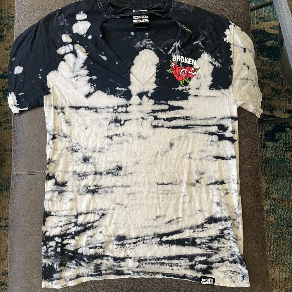 Small cut Broken Promises tee.. bleached/black tie
